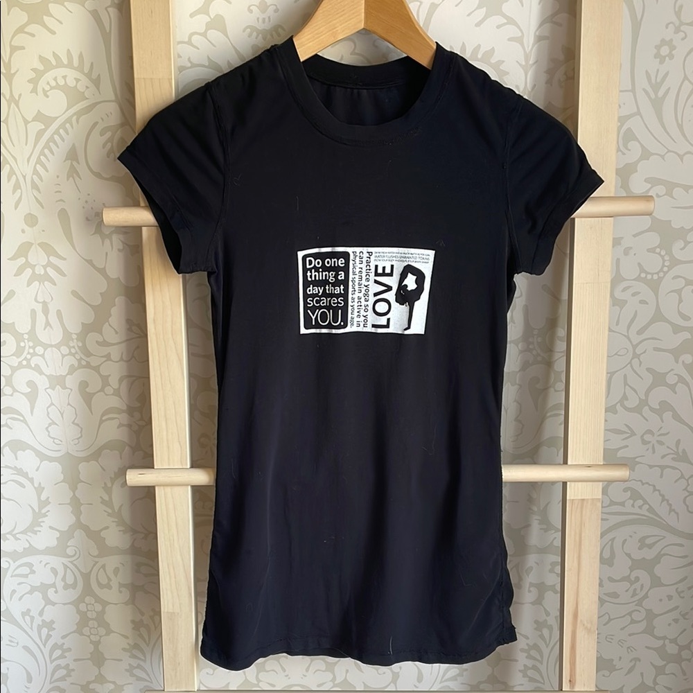 Lululemon fitted t-shirt
